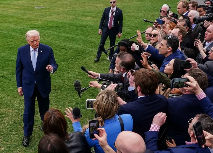 Trump-speaks-to-the-media
