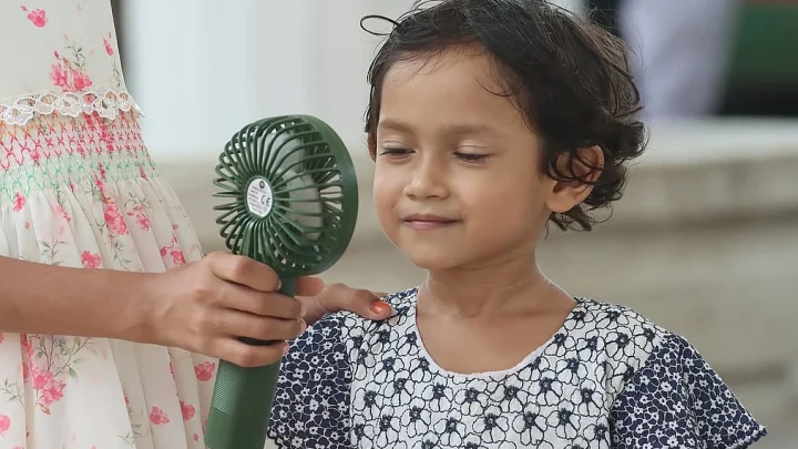 আজ বাড়তে পারে তাপ