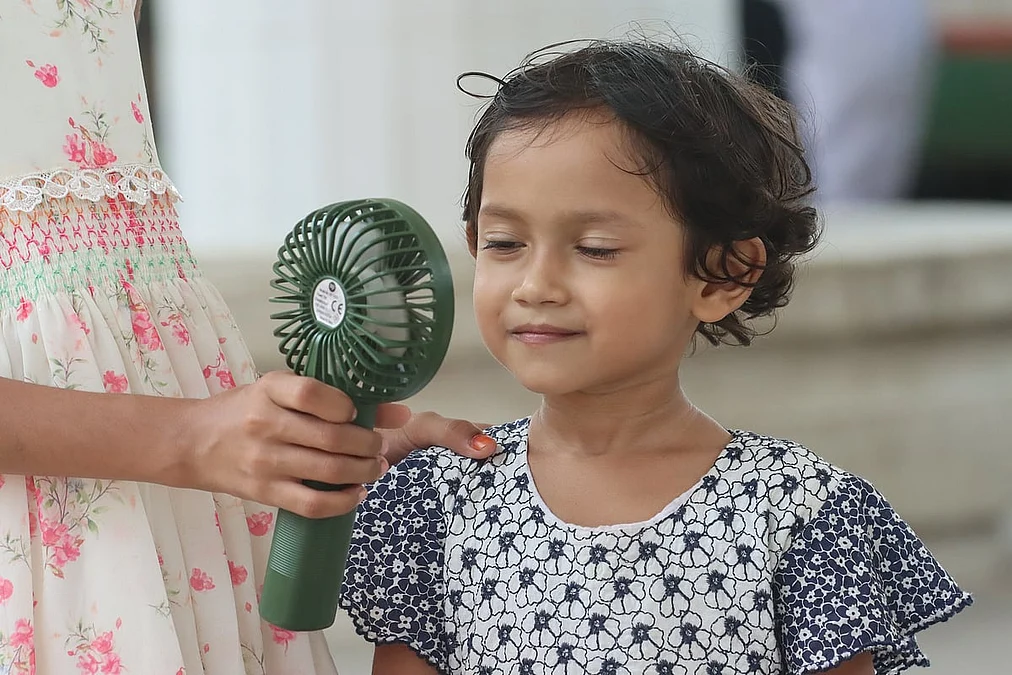 10__RajshahiWeatherChildren