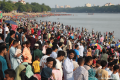 কিসের টানে পতেঙ্গা সৈকতে ছোটেন এত মানুষ, কী আছে