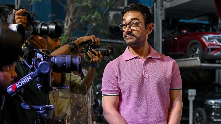 ছবির বিশেষ প্রদর্শনীতে কেন যান না আমির খান