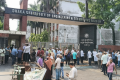 নতুন ভিসিকে ক্যাম্পাসে ঢুকতে বাধা, চলছে ‘ডুয়েট ব্লকেড’