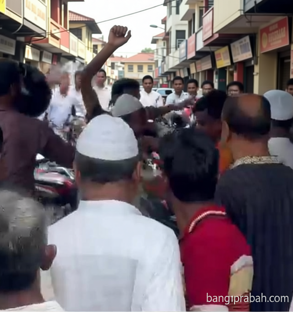 পশুর হাটের ইজারা : নেত্রকোনায় বিএনপি ও জামায়াতের নেতা-কর্মীদের মধ্যে হাতাহাতি