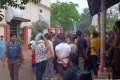 শ্রীপুরে ঈদের ছুটি ও বেতনের দাবিতে আন্দোলন, পুলিশের লাঠিপেটা
