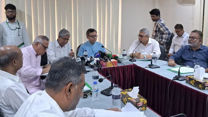 অব্যবস্থাপনায় চামড়াশিল্প কাঙ্ক্ষিত পথে এগোয়নি: বাণিজ্যমন্ত্রী
