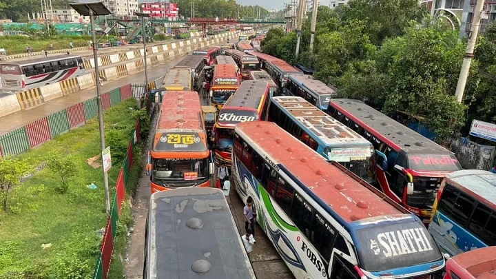 ঈদযাত্রা: মহাসড়কগুলোতে গাড়ির চাপ আছে, তবে যানজট নেই