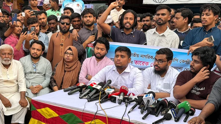 আওয়ামী লীগ সরকারের মতো বিএনপি পুলিশকে দলদাসে পরিণত করছে: হাসনাত আবদুল্লাহ