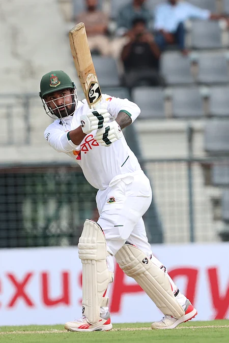 LITON-batting-during-2nd-test-day-One4