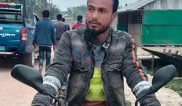 এক মাসের বেশি নিখোঁজ, কোস্টগার্ডের বিরুদ্ধে অভিযোগ স্ত্রীর