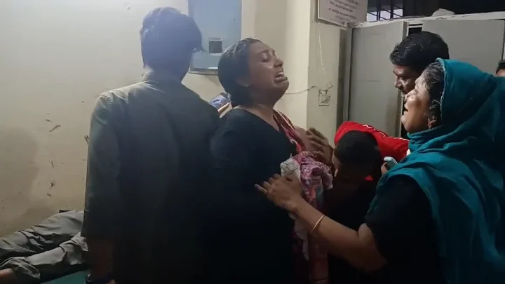 টর্চলাইট জ্বালিয়ে ব্রাহ্মণবাড়িয়ায় দুই পক্ষের সংঘর্ষে নিহত ১, আহত অন্তত ১৫