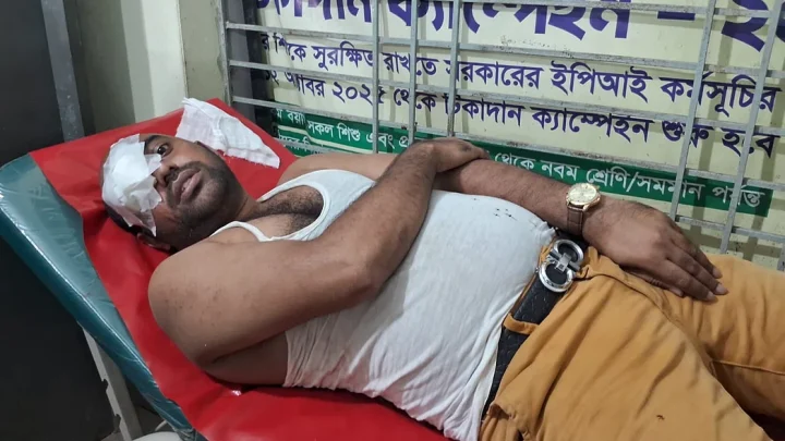 সাভারে সংবাদ সংগ্রহে গিয়ে মাদক কারবারির হামলার শিকার সাংবাদিক, আটক ৪