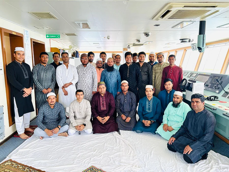 eid-on-ship