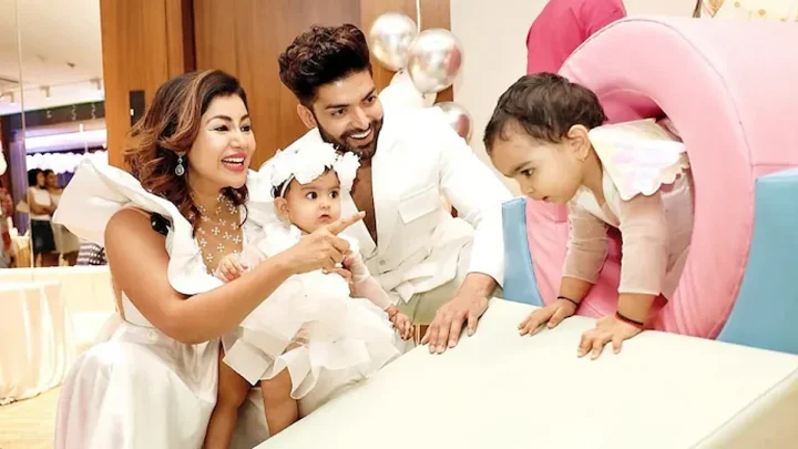 একাধিক গর্ভপাত আর ১০ বছরের অপেক্ষার পর দুই সন্তানের মা–বাবা তাঁরা