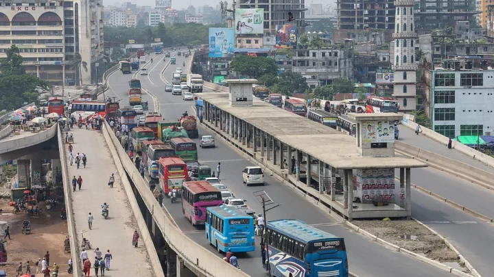 ১৪ বছরে প্রায় তিন হাজার কোটি টাকা খরচা, যানজট কমাতে বিআরটি প্রকল্পের সুবিধা নিয়ে প্রশ্ন