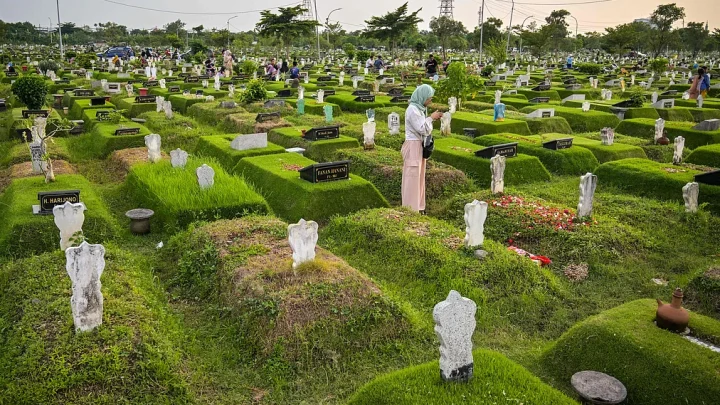 তওবা কী, কীভাবে করবেন