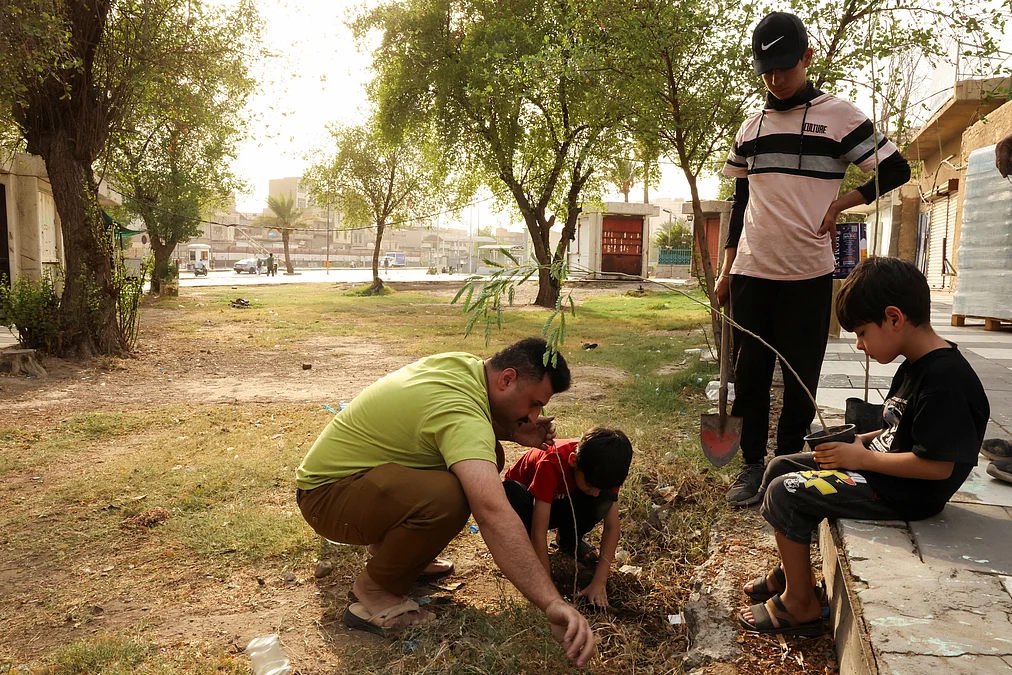2025-08-12T061526Z1608077186RC241GA3T0LBRTRMADP3IRAQ-CLIMATE-TREE-NURSERY
