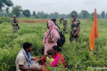 লালমনিরহাটের দুর্গাপুর সীমান্তে পুশ ইন প্রতিরোধে বিজিবি-বিএসএফের মধ্যে তর্কাতর্কি
