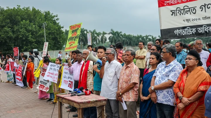 এই সরকার দায়বদ্ধ, মার্কিন বাণিজ্যচুক্তি নিয়ে তাদেরকে জবাবদিহি করতে হবে: আনু মুহাম্মদ