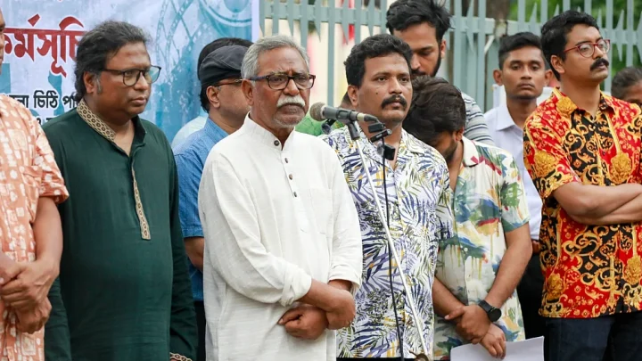 ধর্মীয় ফ্যাসিবাদী গোষ্ঠীকে পৃষ্ঠপোষকতা দেওয়া বন্ধ করুন: সরকারকে আনু মুহাম্মদ