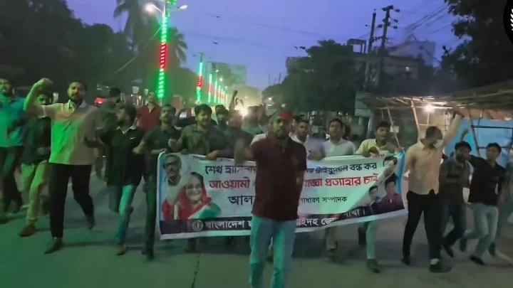 ঝিনাইদহে ছাত্রলীগের ঝটিকা মিছিল, সন্ত্রাসবিরোধী আইনের মামলায় গ্রেপ্তার ৩
