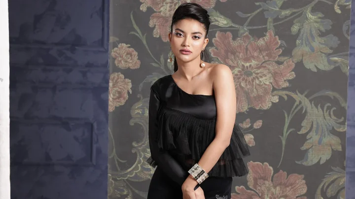 নিজেকে যেভাবে ফিট রাখেন নাজিফা তুষি, দেখুন ১০টি ছবিতে