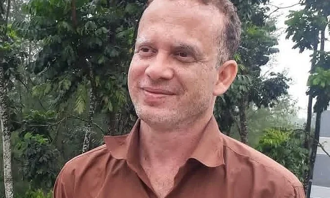 ফেসবুক লাইভে এসে বিদ্যুৎ বিভাগের বিরুদ্ধে হয়রানির অভিযোগ কলেজশিক্ষকের