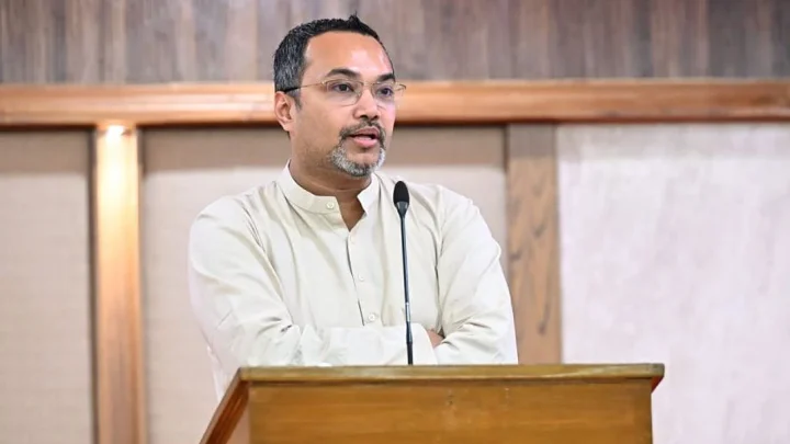 প্রধানমন্ত্রীর ১০ নির্দেশনায় ঈদ ব্যবস্থাপনায় ‘দৃশ্যমান ইতিবাচক পরিবর্তন’ এসেছে: মাহদী আমিন