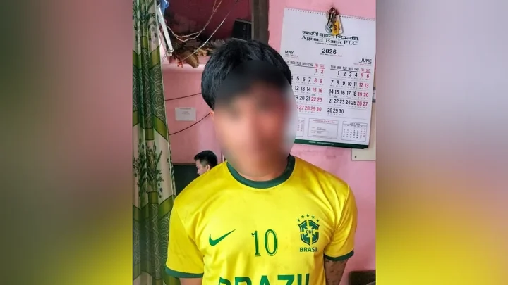 ব্রাজিলের জার্সি পরে দানবাক্স চুরির সময় তরুণ আটক, পরে মুচলেকায় ছাড়া