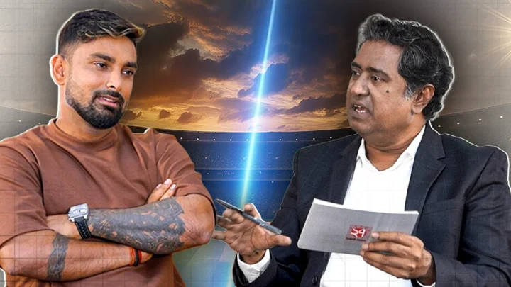 ‘হাতে একটা কাগজ দিয়ে বলে এইটা তোমার দল’