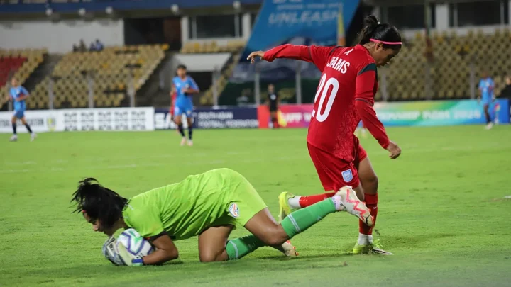 ৩ গোল খেয়ে ভারতের কাছে বিধ্বস্ত বাংলাদেশ