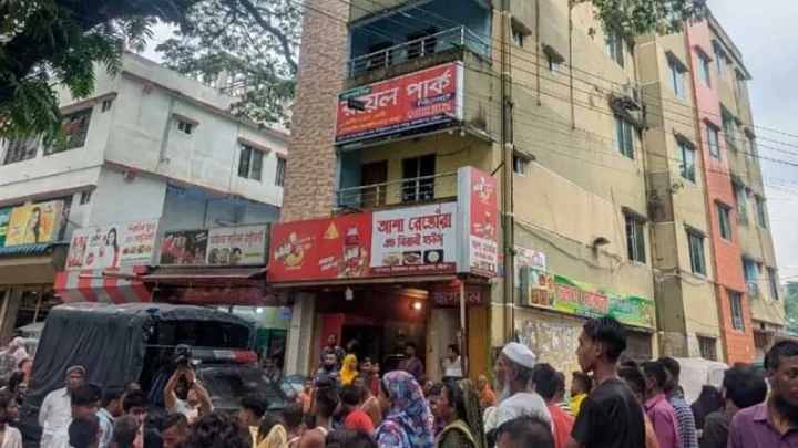 হোটেলের কক্ষ থেকে দম্পতির লাশ উদ্ধার, দরজা ছিল খোলা