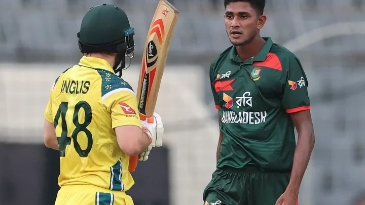 ইংলিসের দিকে তেড়ে গিয়ে শাস্তি পেলেন নাহিদ রানা