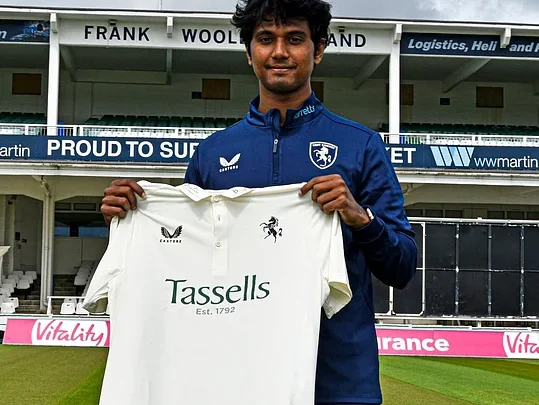 সাকিবের পর কাউন্টিতে দ্বিতীয় বাংলাদেশি, হাসান বললেন ‘স্বপ্ন সত্যি হলো’