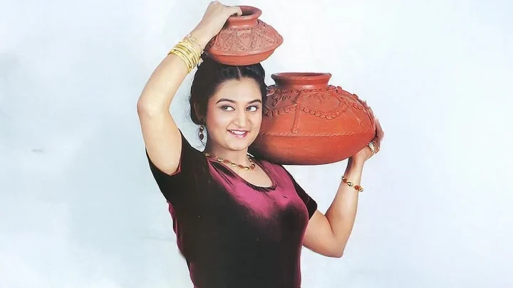 কেঁদে লাভ হয়নি, অন্তরঙ্গ দৃশ্যে অভিনয় করতে বাধ্য হন এই নায়িকা