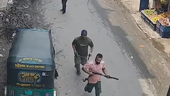তিনজনের হাতে পিস্তল, দুজনের শটগান, যুবদল নেতাকে হত্যার পর চলে যান ফাঁকা গুলি ছুড়ে