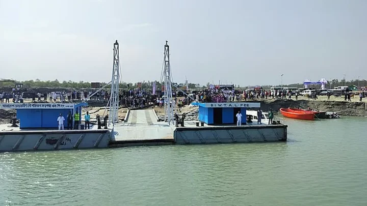 সন্দ্বীপ ফেরিঘাটে নারী যাত্রীদের যৌন হয়রানি, শুল্কপ্রহরী সাময়িক বরখাস্ত