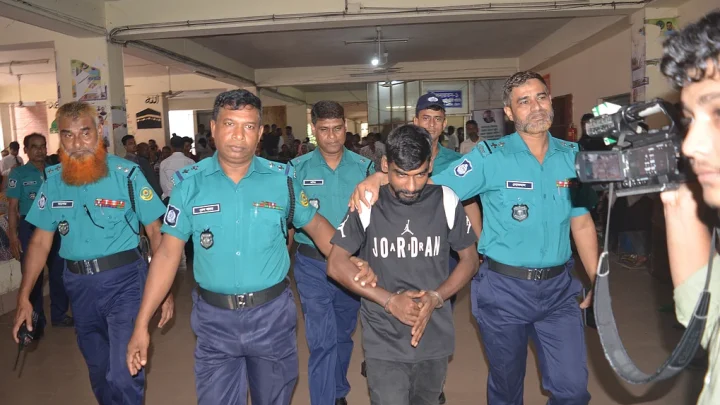 চট্টগ্রামে শিশুধর্ষণ মামলায় ২৬ দিনের মাথায় রায়, আসামি মনিরের যাবজ্জীবন