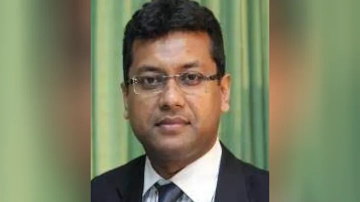 ‘চৌর্যবৃত্তি’র প্রাথমিক সত্যতা পাওয়ায় আইবিএর অধ্যাপক রিদওয়ানুল হকের বিরুদ্ধে তদন্ত কমিটি