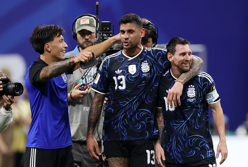 2026_07_15T211549Z_1733718925_UP1EM7F1N2BLF_RTRMADP_3_SOCCER_WORLDCUP_ENG_ARG