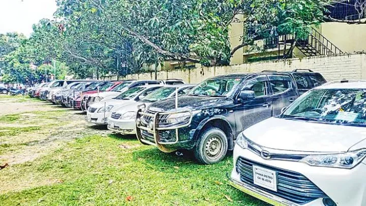 সরকারি কর্মকর্তাদের সুদমুক্ত গাড়িঋণ বন্ধ, বিদেশ সফরে কড়াকড়ি