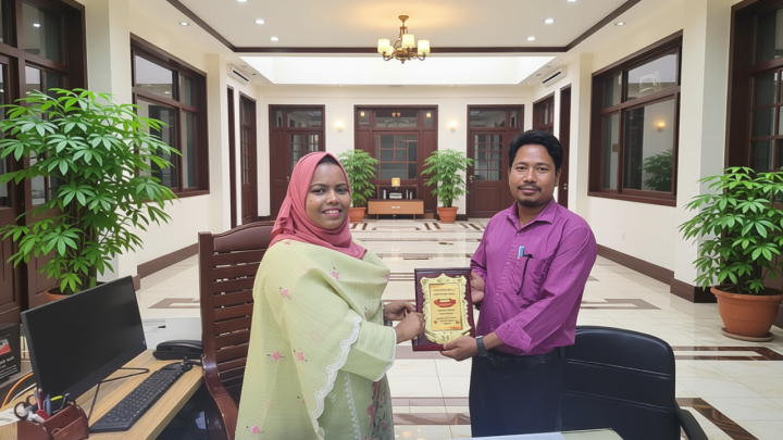 উপজেলা শ্রেষ্ঠ প্রধান শিক্ষকের সম্মাননা পেলেন প্রধান শিক্ষক লাপ্রাদ ত্রিপুরা