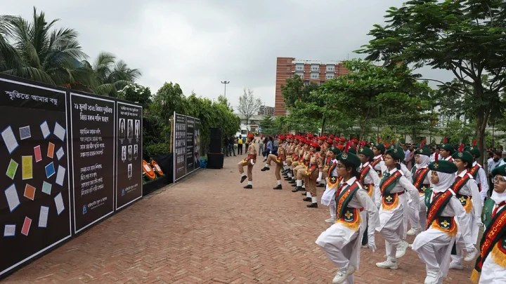 ‘সেদিন কোনো কারণ ছাড়াই জড়িয়ে ধরেছিল, সেই শিশুই ফিরে আসেনি’