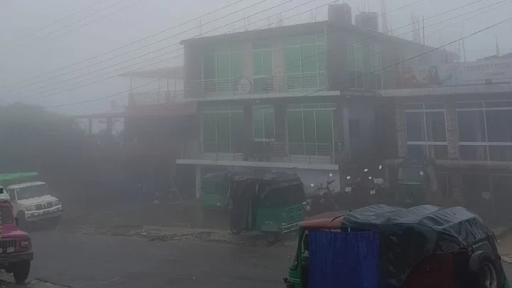 ‘মেঘ ছুঁতে এসে’ ভারী বৃষ্টিতে আটকা সাজেকের পর্যটকেরা, অপেক্ষা পানি নামার