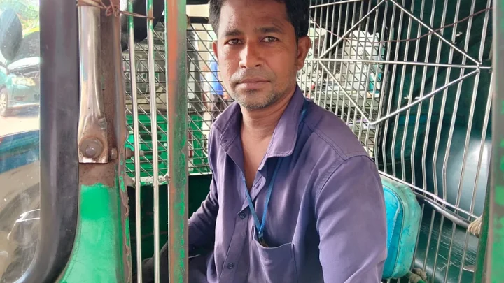 ‘দুইবার চেষ্টা কইরা ৬০ টাকার গ্যাস পাইছি, তিন দিন ধইরা আয় নাই’