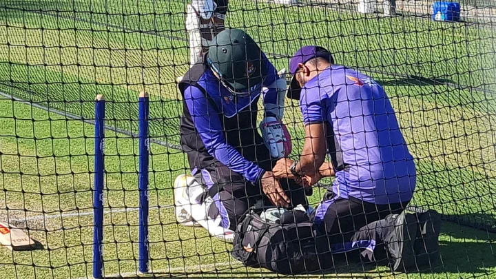 ব্যাটিং করেননি তানজিদ, মুশফিকের আঙুলে চোট