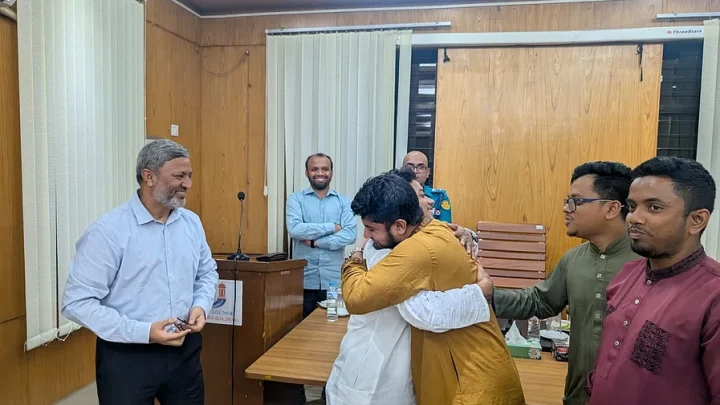 ছাত্রদল-ছাত্রশিবিরের সমঝোতা, হলে উঠলেন শিবিরের নেতা-কর্মীরা