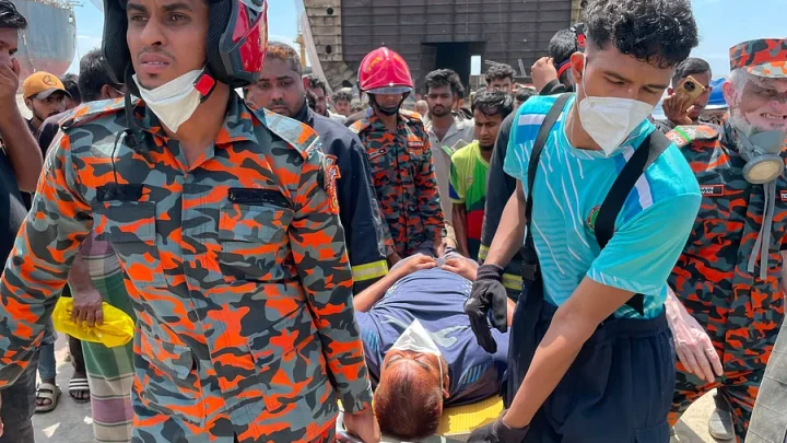 সীতাকুণ্ডের জাহাজভাঙা কারখানায় বিষক্রিয়ায় মৃত্যু বেড়ে ৮