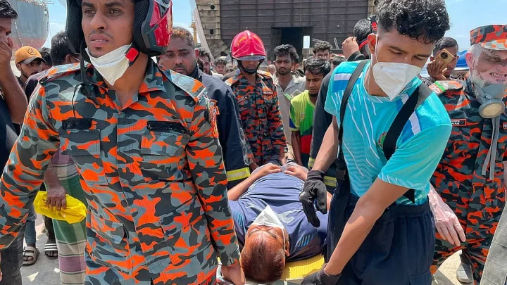 সীতাকুণ্ডে জাহাজভাঙা কারখানায় বিষক্রিয়ায় মৃত্যু বেড়ে ৮
