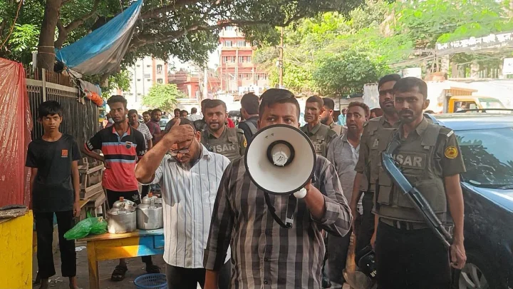 বাহাদুর শাহ পার্কে ‘বাণিজ্যিক মেলা’ সরাতে রাত পর্যন্ত সময় দিল ডিএসসিসি