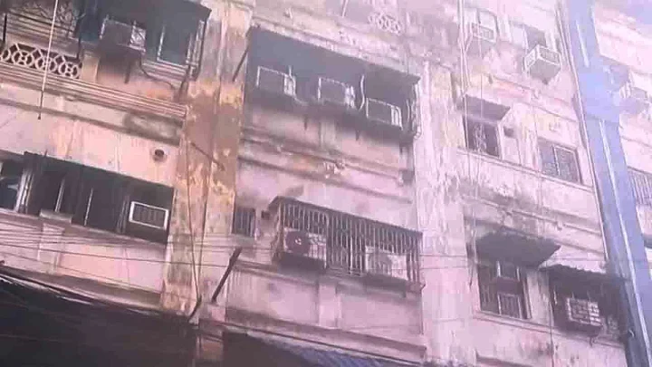কলকাতায় নিউমার্কেটের কাছে হোটেলে আগুনে ৯ বাংলাদেশির মৃত্যু, বলছে পুলিশ